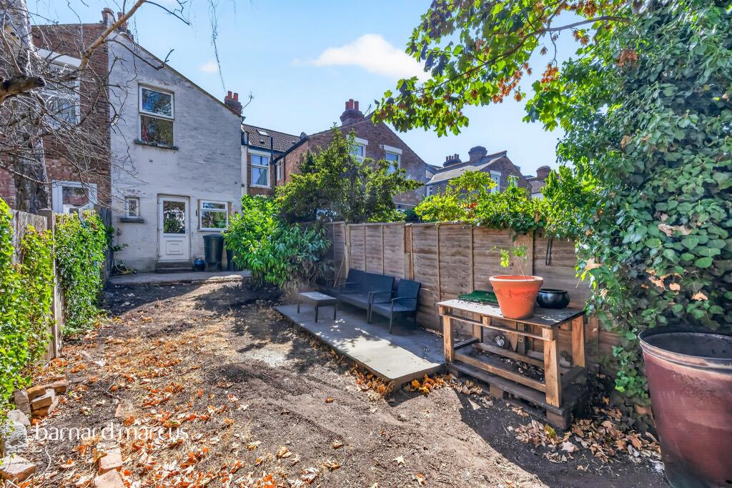 House in London - View 4