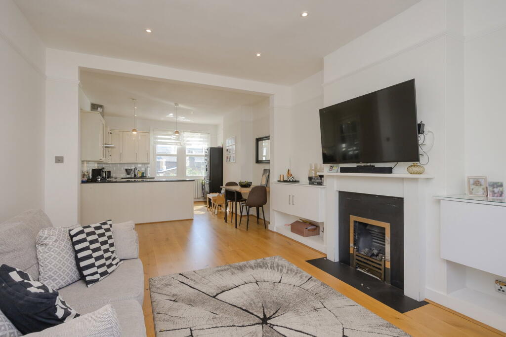 Apartment in London - More