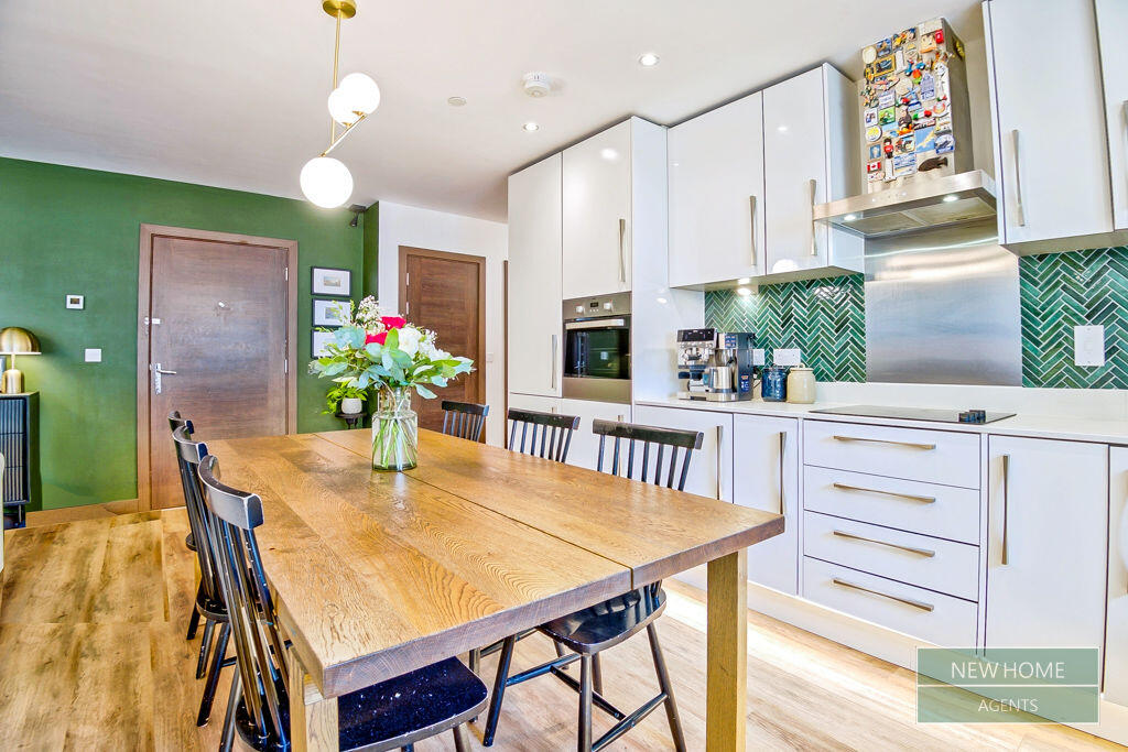 Apartment in Southend-on-Sea - View 4