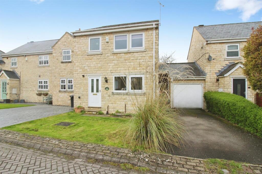 Main image of property: Parlington Villas, Aberford, Leeds