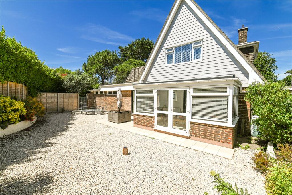 Seafield Close, Barton on Sea, New Milton, Hampshire, BH25