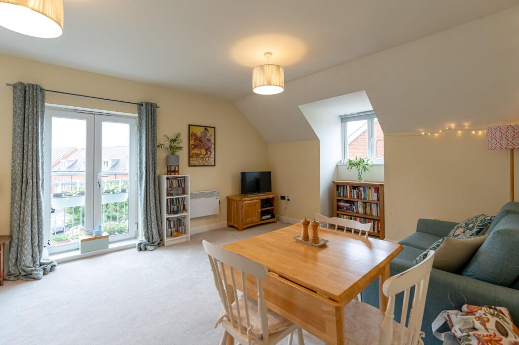 Apartment in Oxford, Cold Harbour, South Oxford - View 2