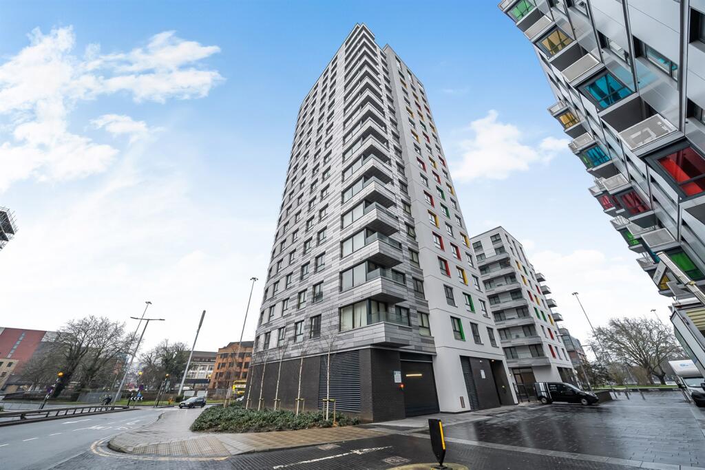 Main image of property: Hewitt, 40 Alfred Street, Reading, RG1