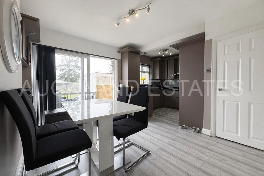 Park Avenue, Potters Bar - View 6