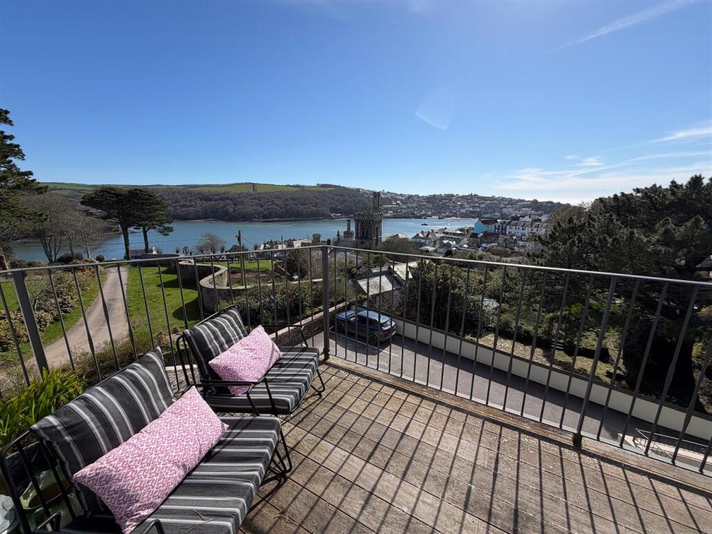 Apartment in Fowey, Cornwall - View 4