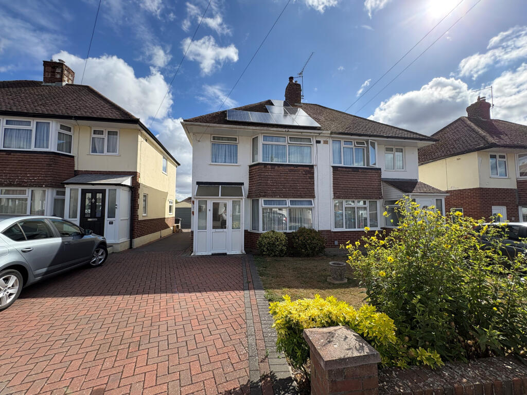 Albert Close, Yeovil, Somerset, BA21 3NS