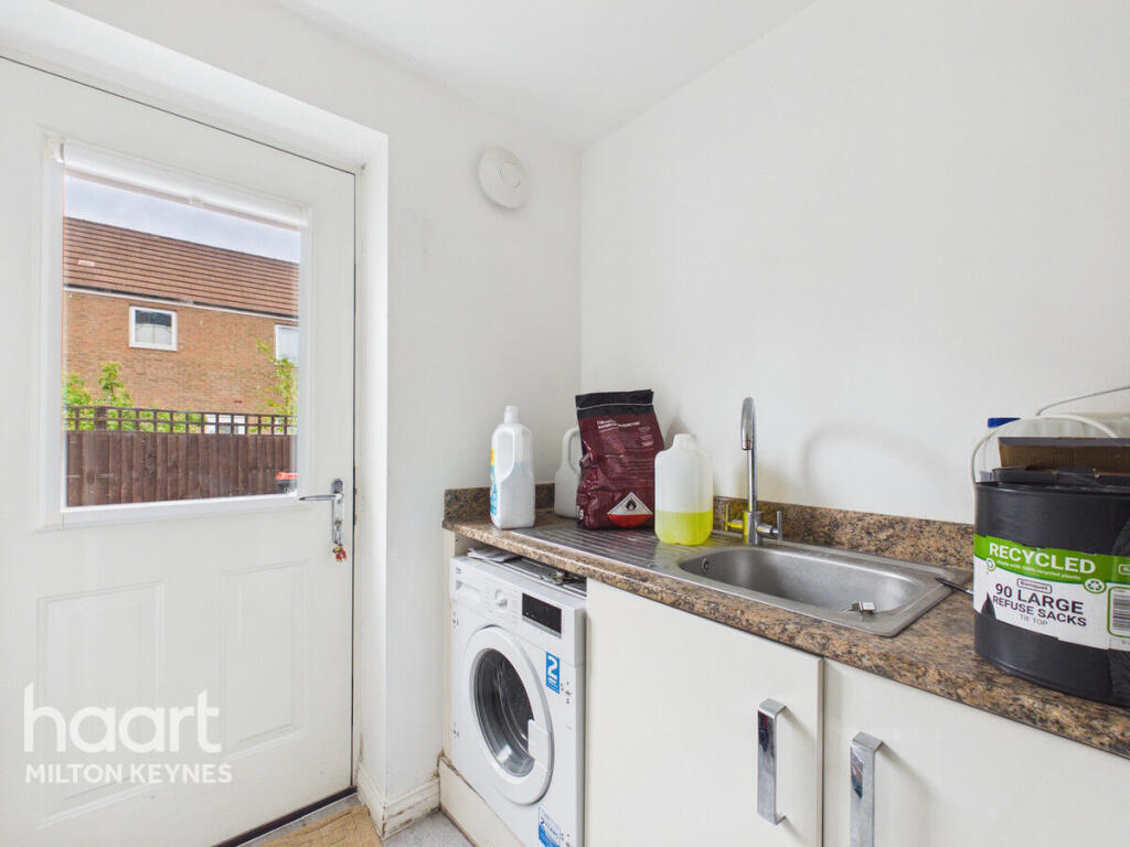 House in Milton Keynes, Broughton Gate, Broughton and Milton Keynes - More