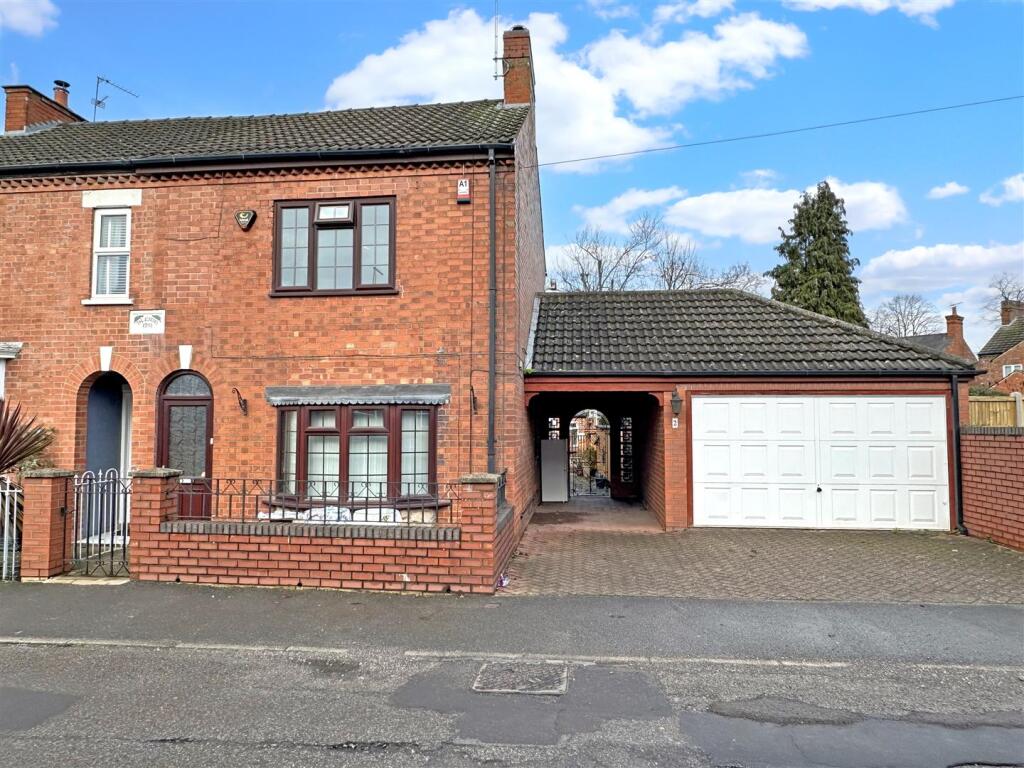 3-bed semi-detached on Grove Street, Balderton, Newark, £270,000