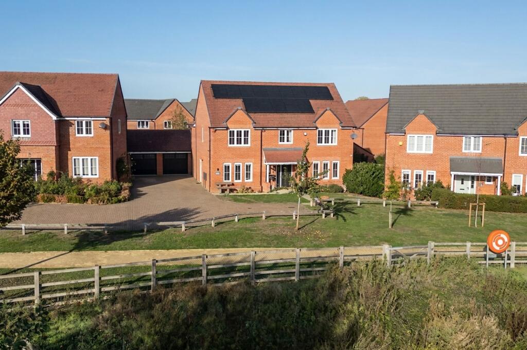 5-bed detached on Saxon Square, Thame, OX9, £1,050,000