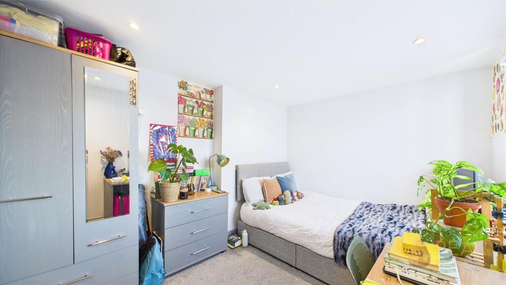 Main image of property: 47 Ashdown Road, Worthing, BN11