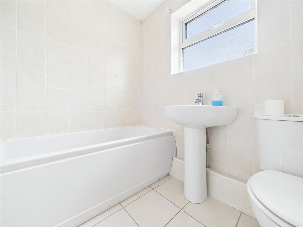 House in Swindon - View 5