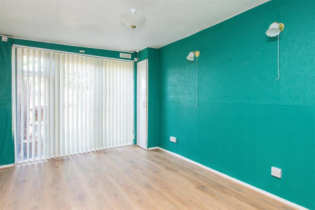 Ribblesdale Avenue, Corby photo 4