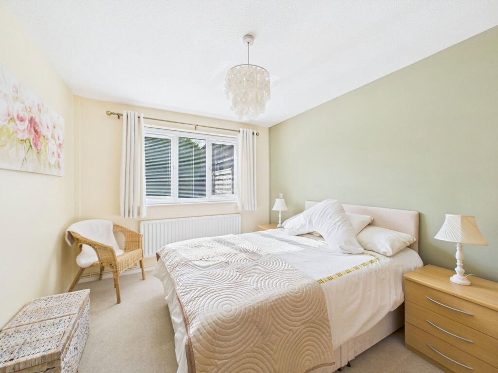 Carmel Close, Aughton, L39 photo 4