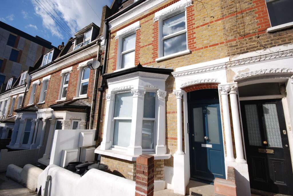 Apartment in London - More