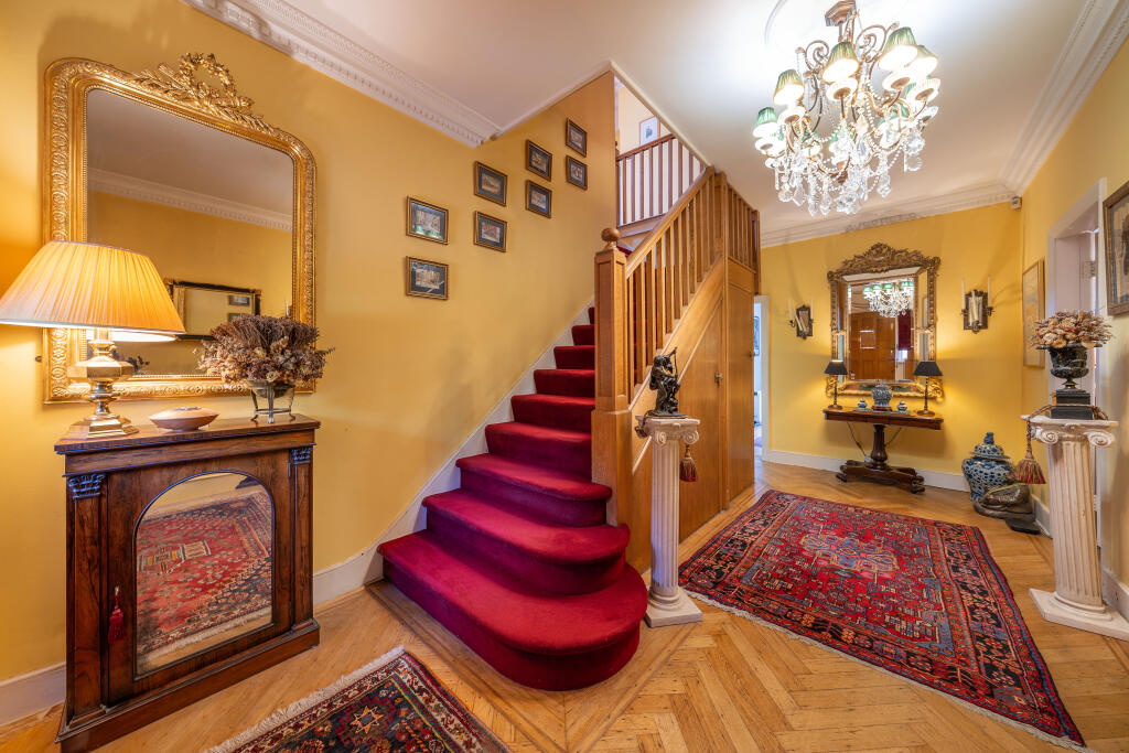 House in London - View 5