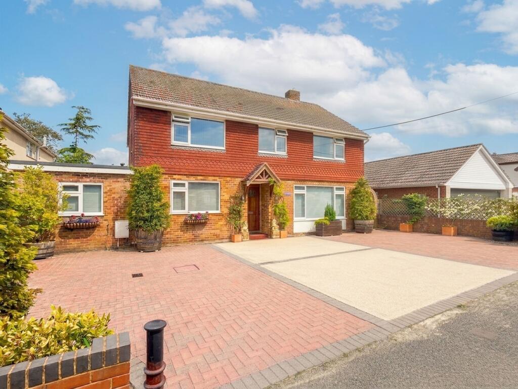 Main image of property: Larch Avenue, Holbury, SO45