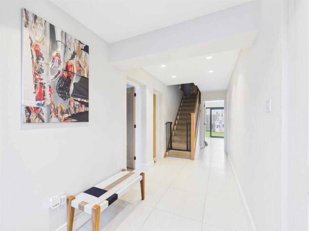 10, Chestnut Avenue photo 2
