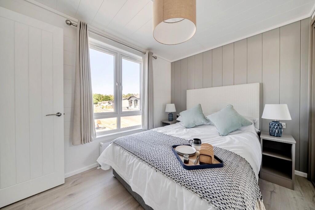 House in Ipswich - View 4