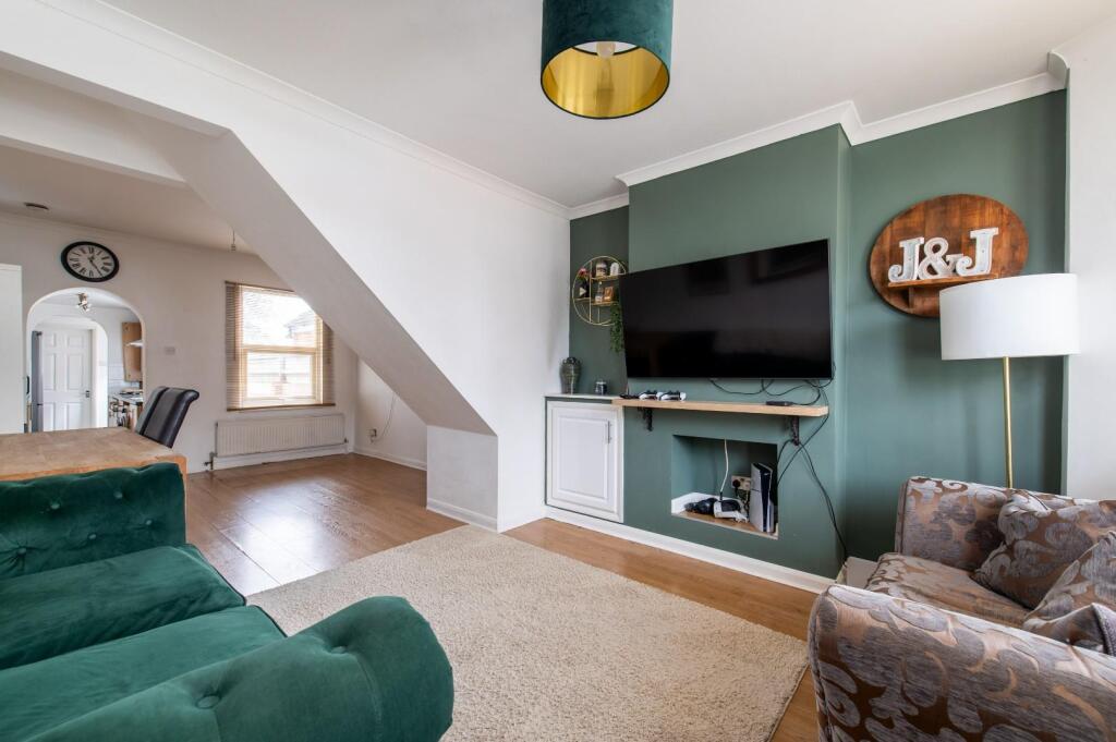 Milton Road, Swanscombe - View 2