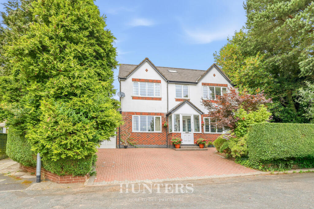 Main image of property: Wentworth Close, Middleton, Manchester, M24