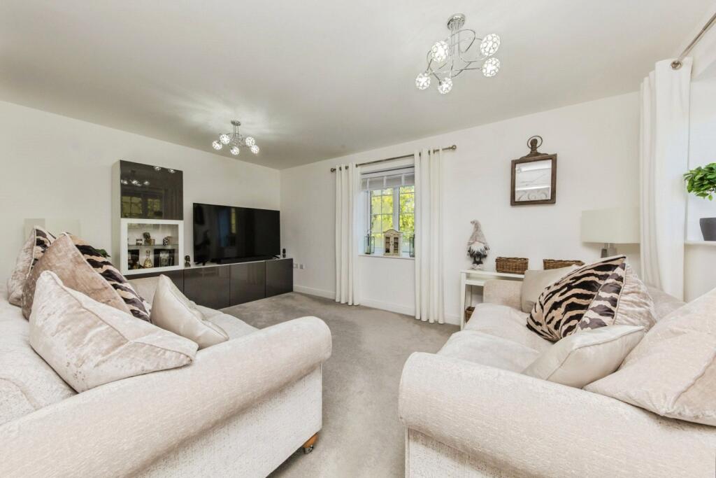 Alfred King Close, Shavington, Crewe, Cheshire, CW2 photo 4