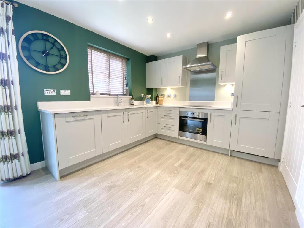 68, Fox Avenue, Shrewsbury photo 3