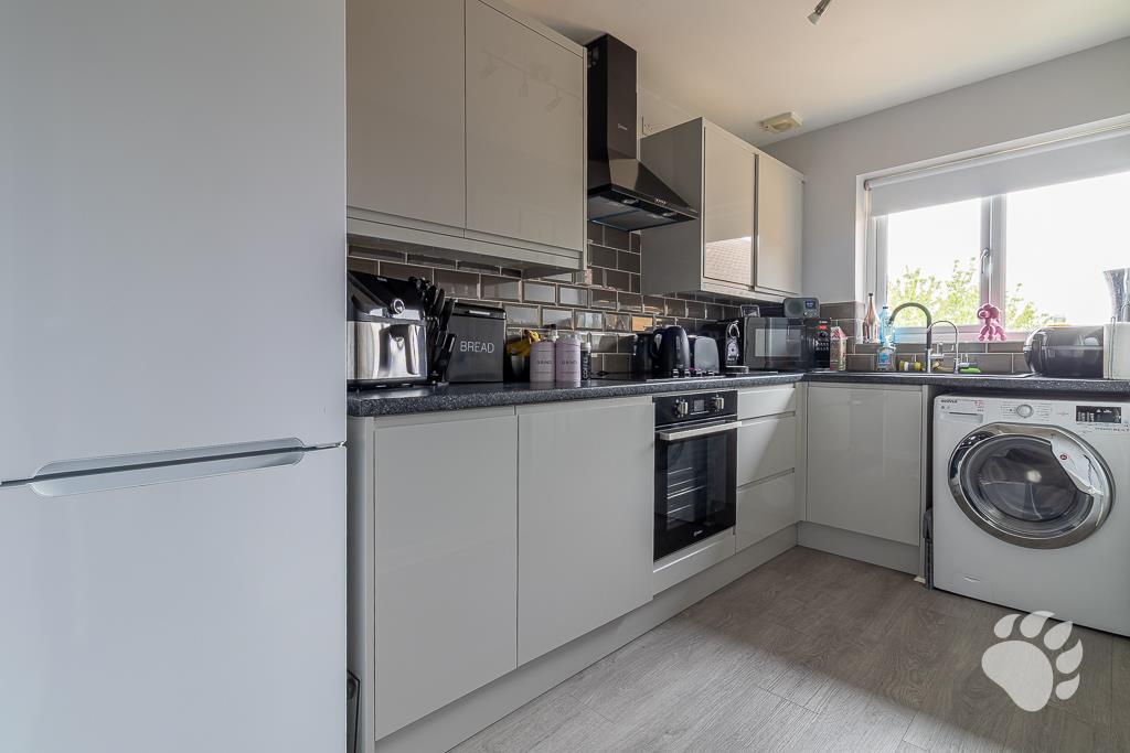 Apartment in Southend-on-Sea - More