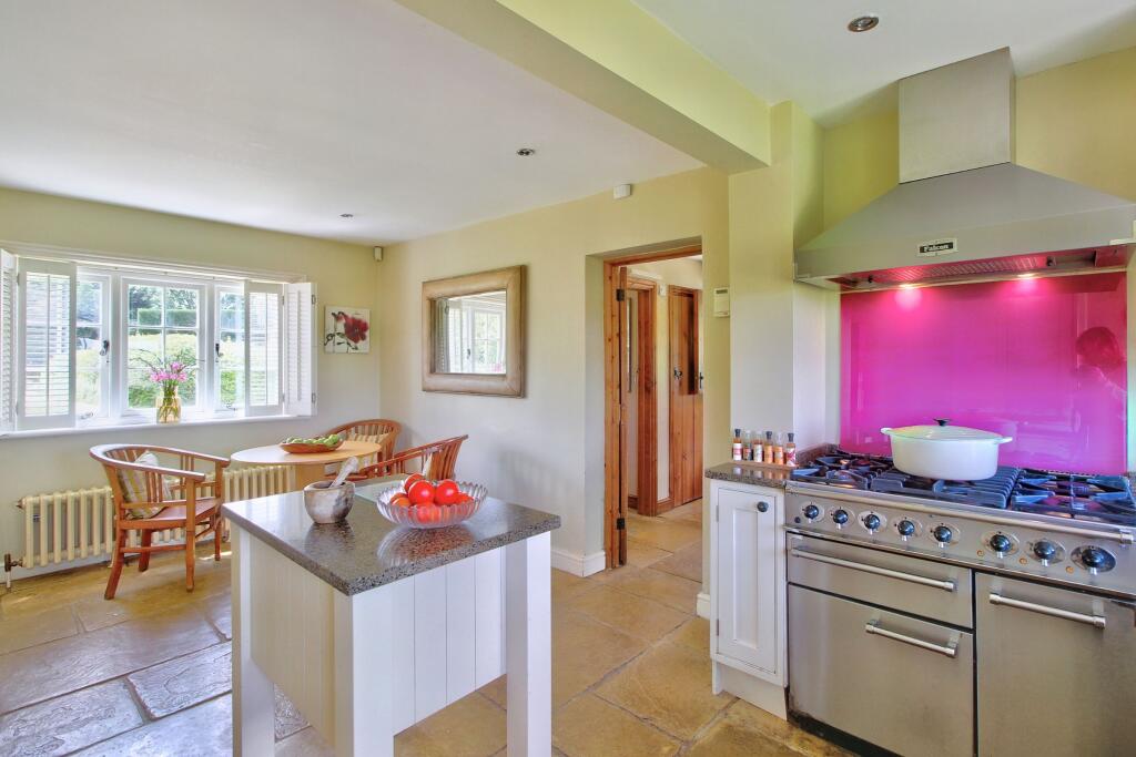 House in Hurst, St. Nicholas, Hurst - View 3
