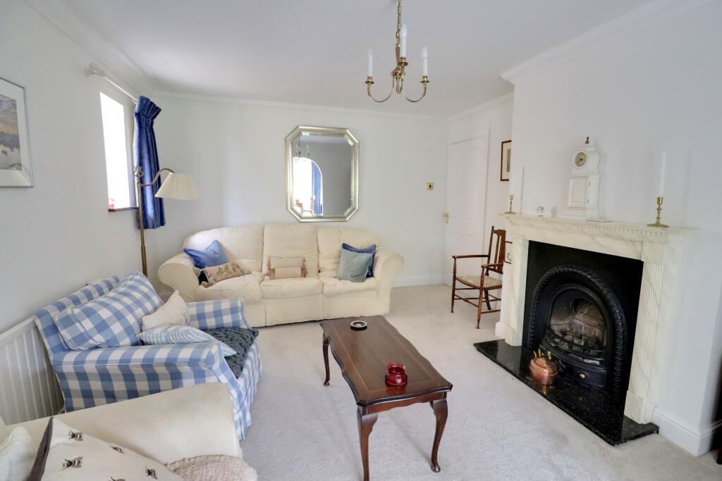 House in Havant, Cowplain - View 2