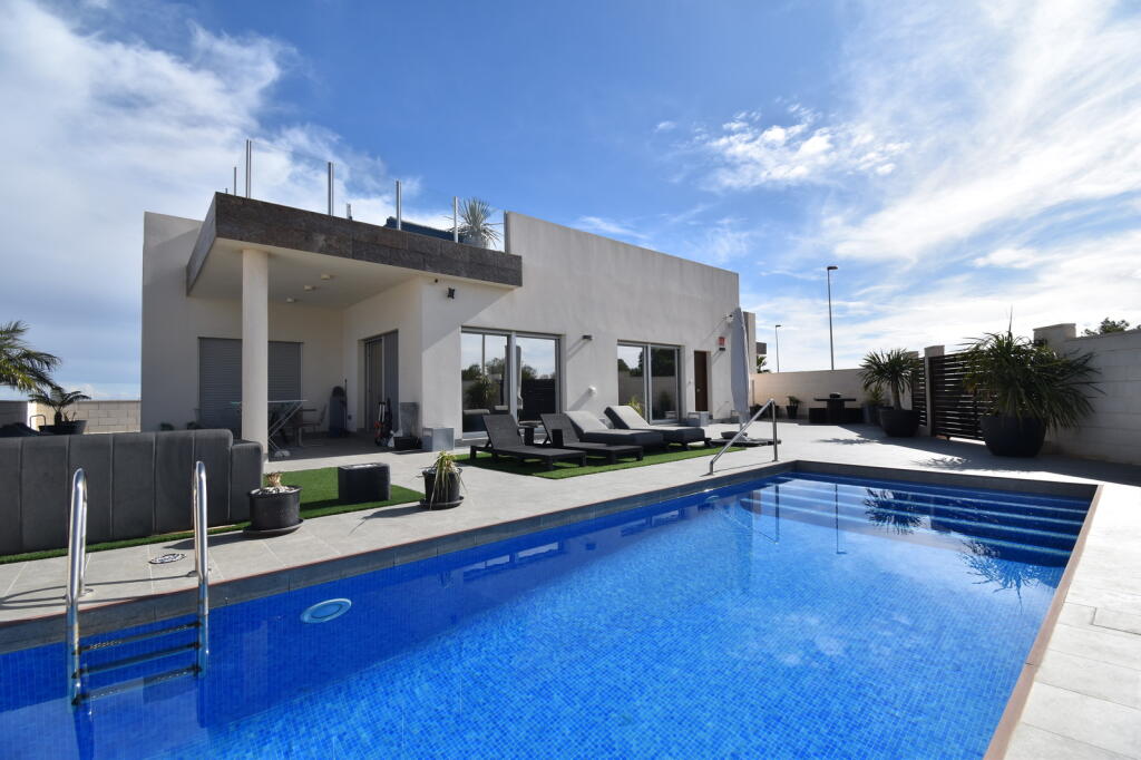 Main image of property: Valencia, Alicante, Villamartin