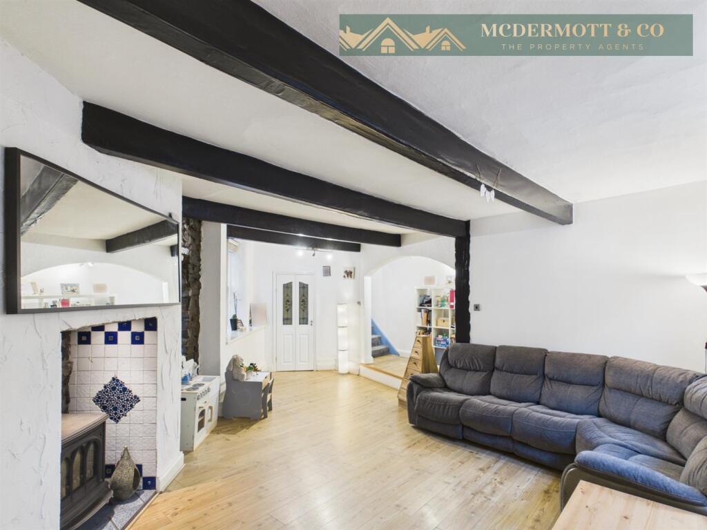 House in Tameside, Mossley Cross, Mossley - View 2