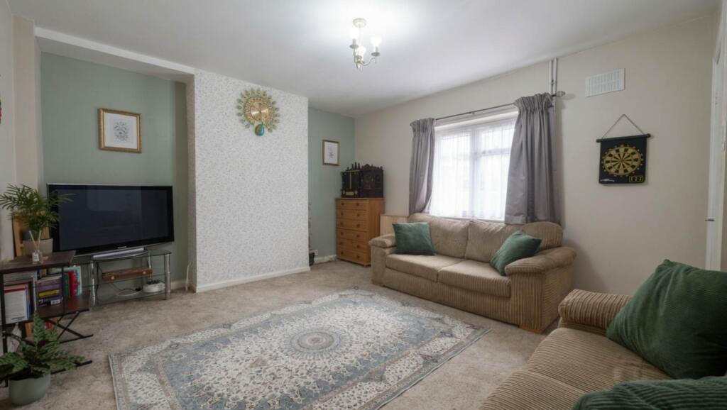 House in Hatfield, Birchwood - View 5
