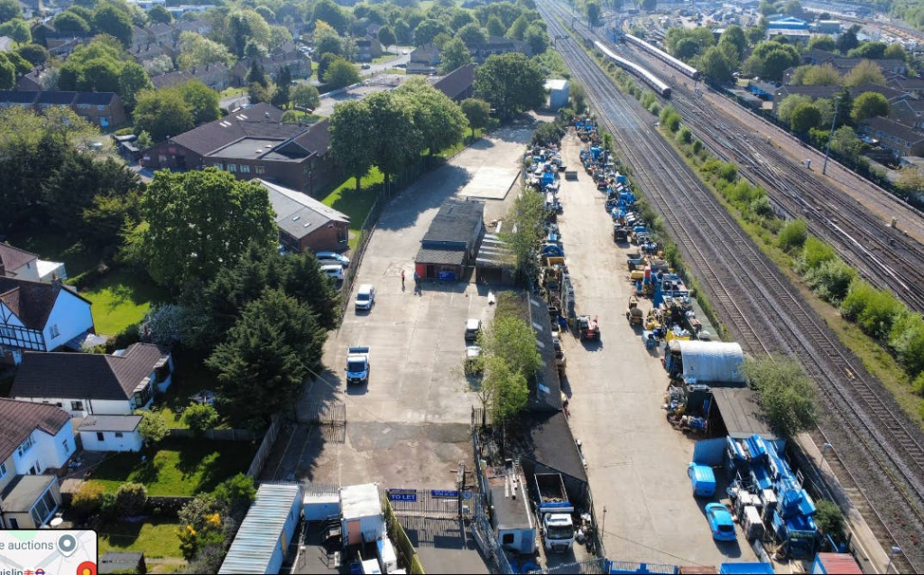 Station Yard, Ickenham Road.PNG