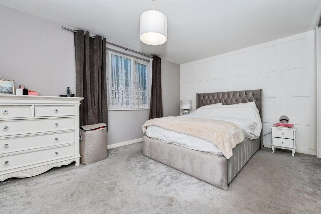Apartment in Thurrock, Essex - More