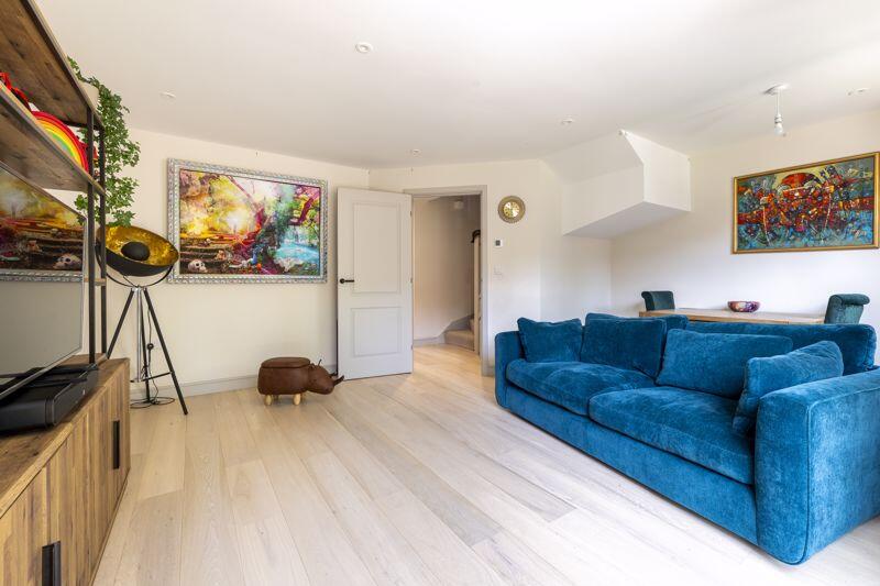 House in Wealden, Isfield - More