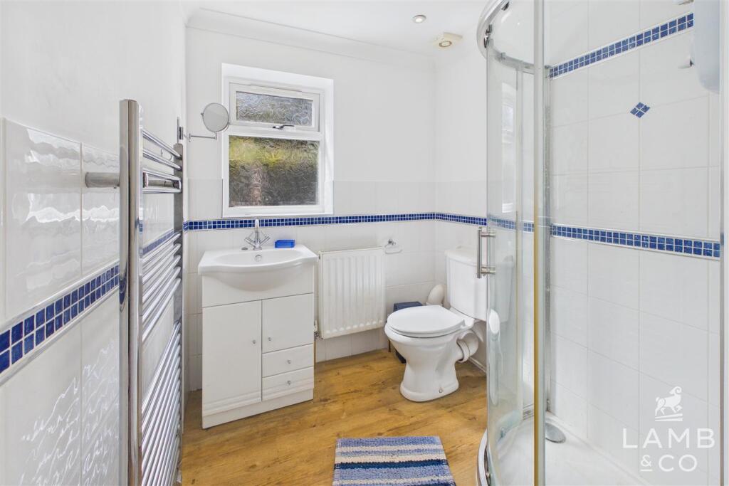 House in Clacton-on-Sea, St. Osyth - More