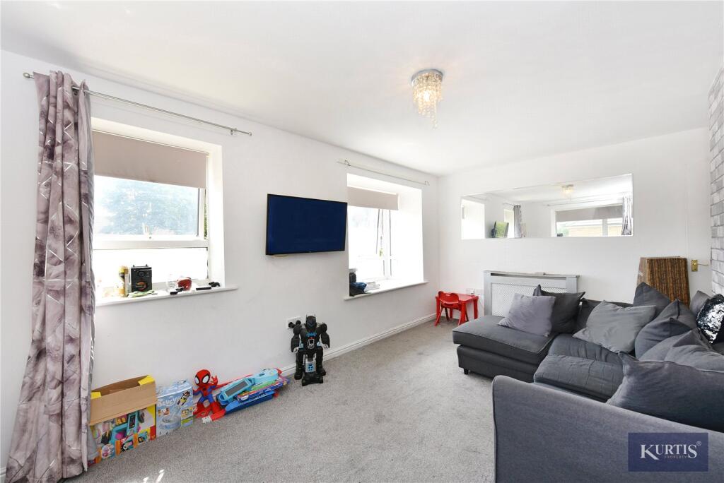 Apartment in Romford - View 5