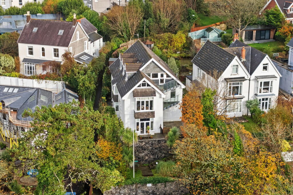 Main image of property: Hillcrest House, 1, Higher Lane, Langland, Swansea, SA3 4NS