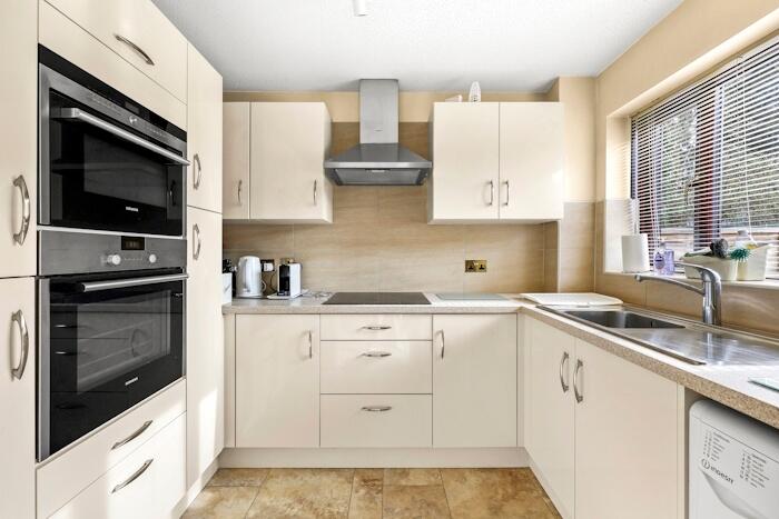 House in Epping Forest, Ongar - View 4