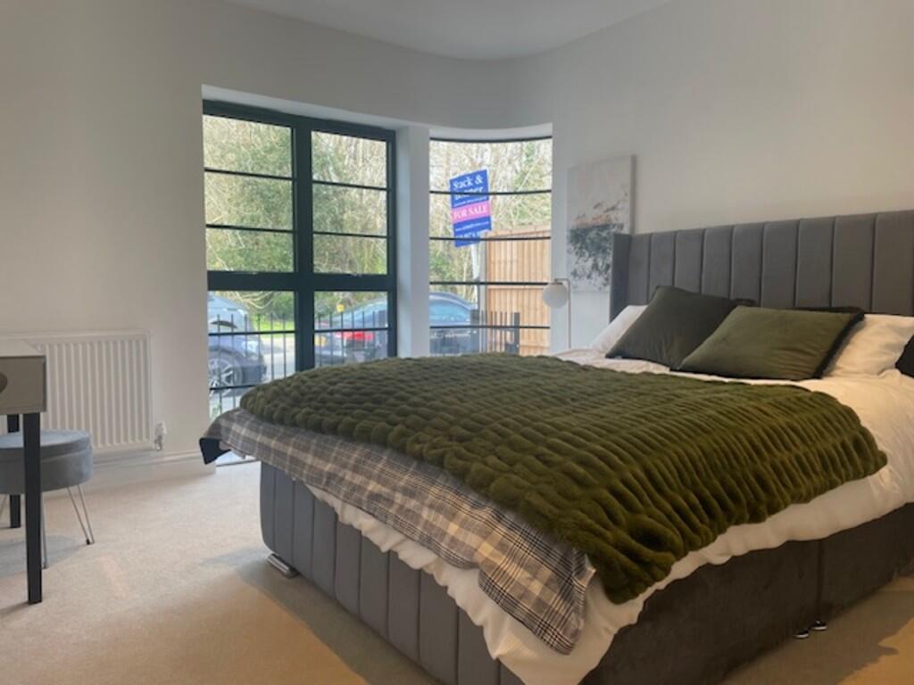 Apartment in Surbiton, Oakhill, Berrylands - View 4