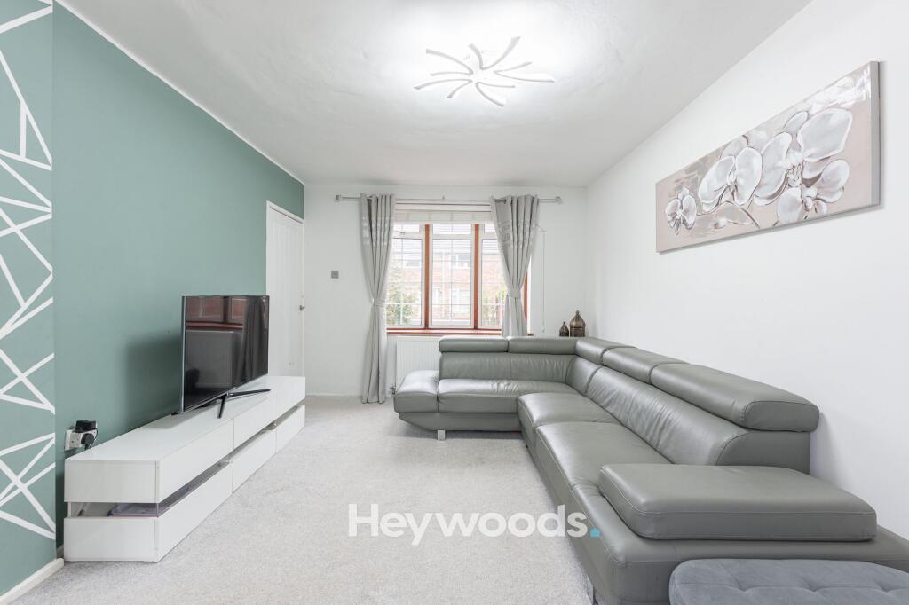 House in Stoke-on-Trent - More