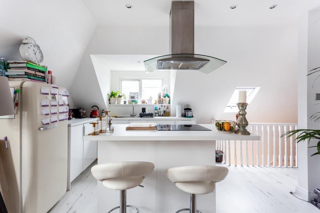 Main image of property: Park Avenue, N22