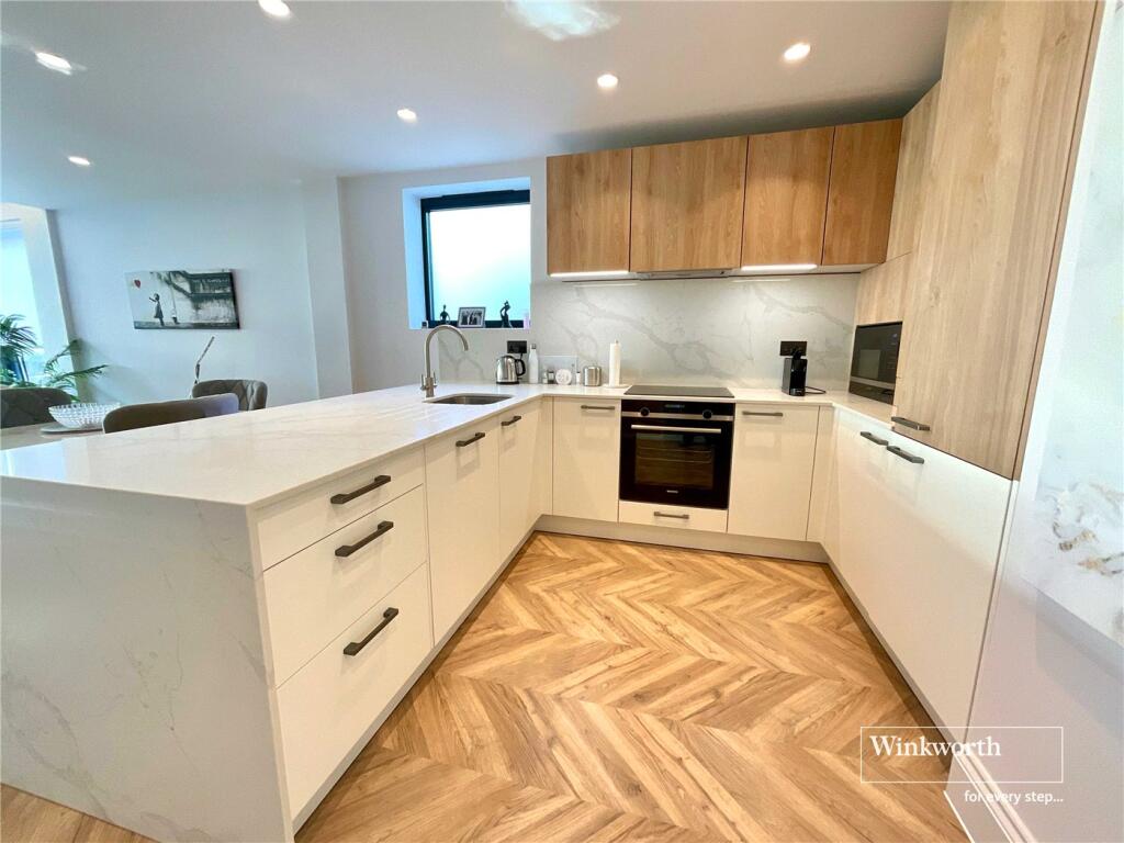 Wharncliffe Road, Highcliffe, Christchurch, Dorset, BH23 photo 3