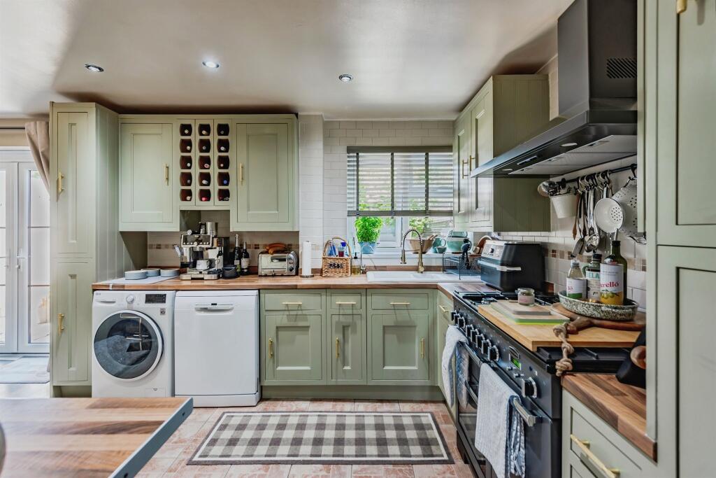 House in Crawley, Tilgate - View 3