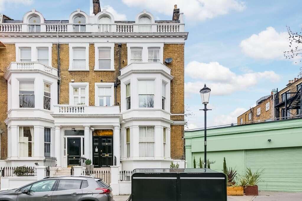 Apartment in London - More