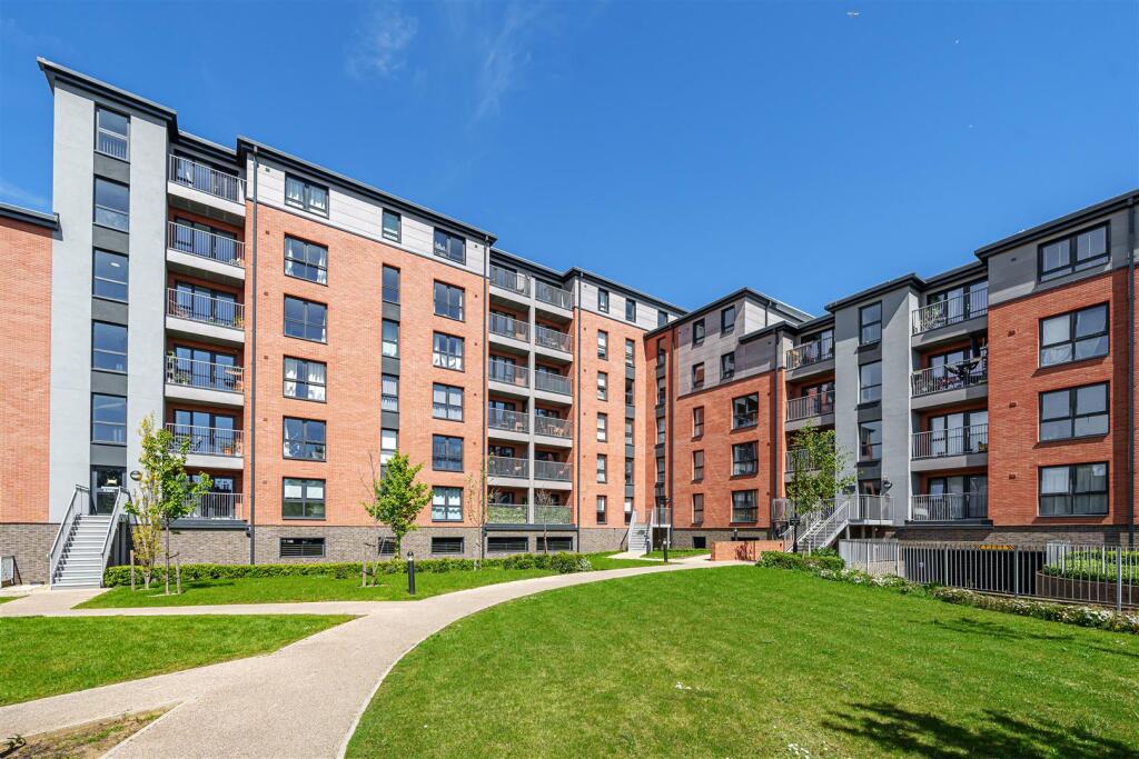 Main image of property: Silver Street, Reading, Berkshire