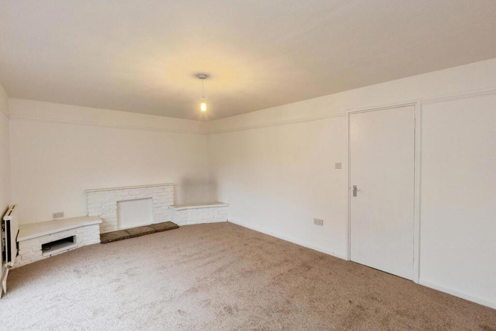 Fern Close, Birchwood, Warrington, Cheshire, WA3 – další