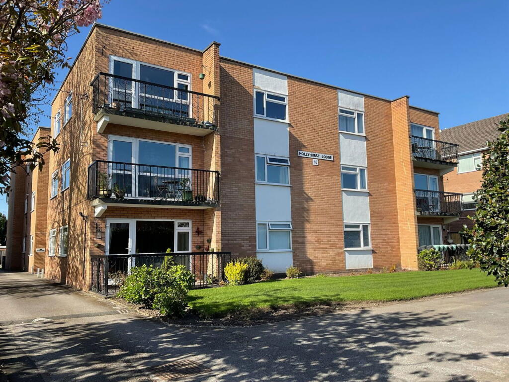 2-bed flat on Weld Road, Birkdale, Southport, £169,950