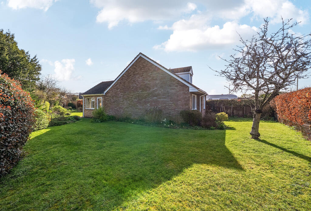 House in Tewkesbury, Bishop's Cleeve - View 2