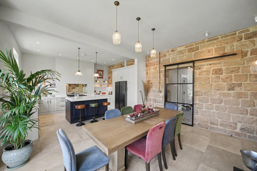 House in North Yorkshire, Harrogate - View 3